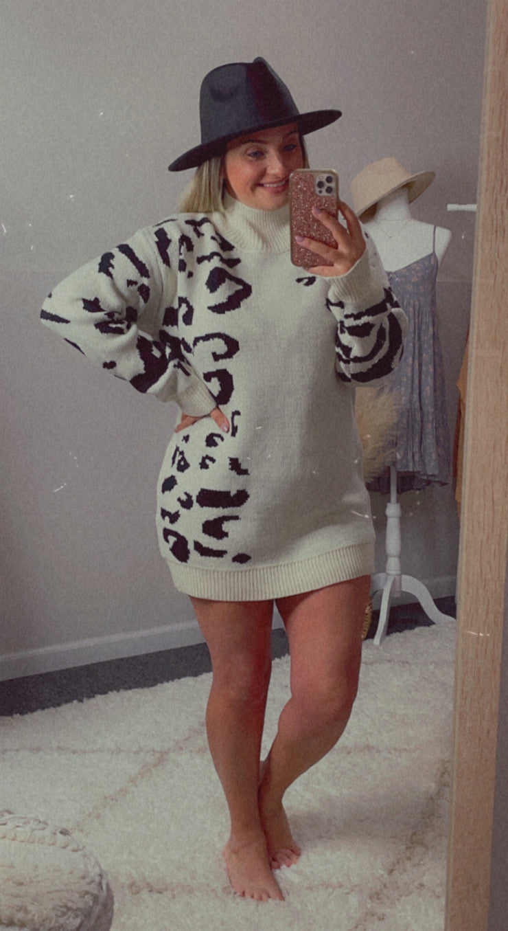Loose Fit Leopard Knitted Sweater
